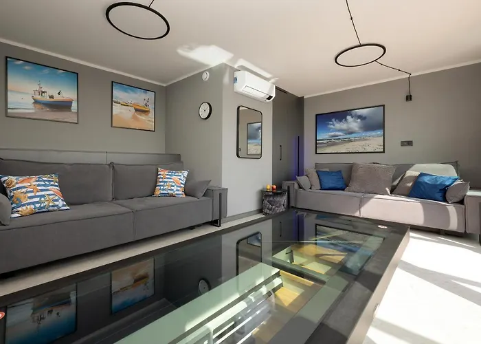 Lighthouse Luxury Penthouse - Jantar