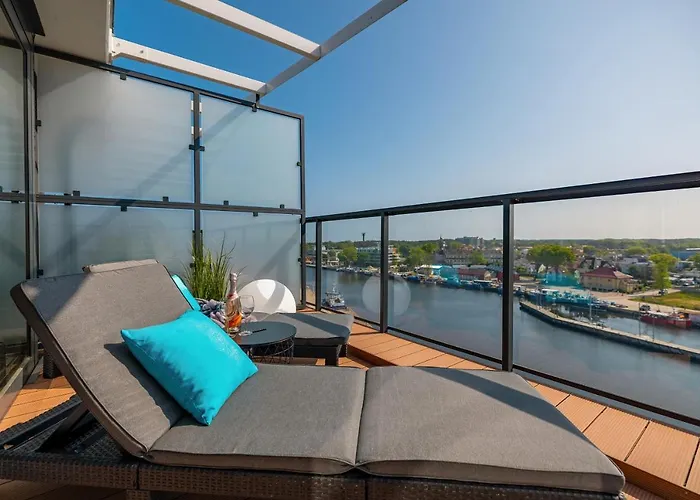 Lighthouse Luxury Penthouse - Jantar